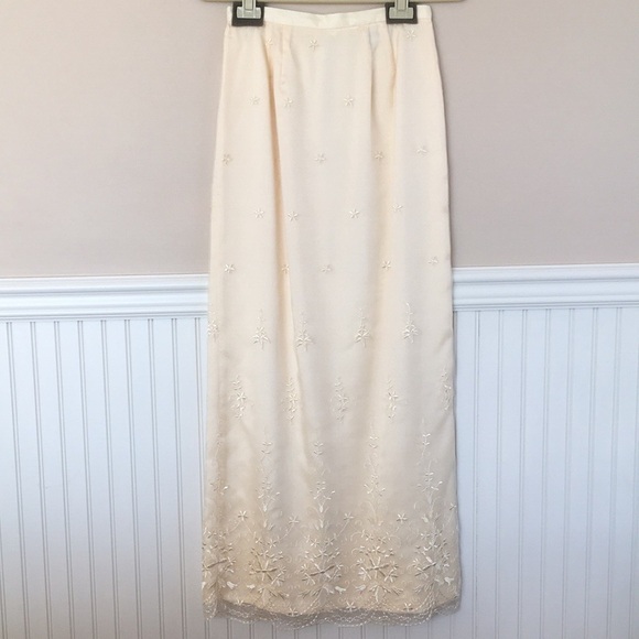 Ivory 3-Piece Maxi Skirt Set - Picture 2 of 8